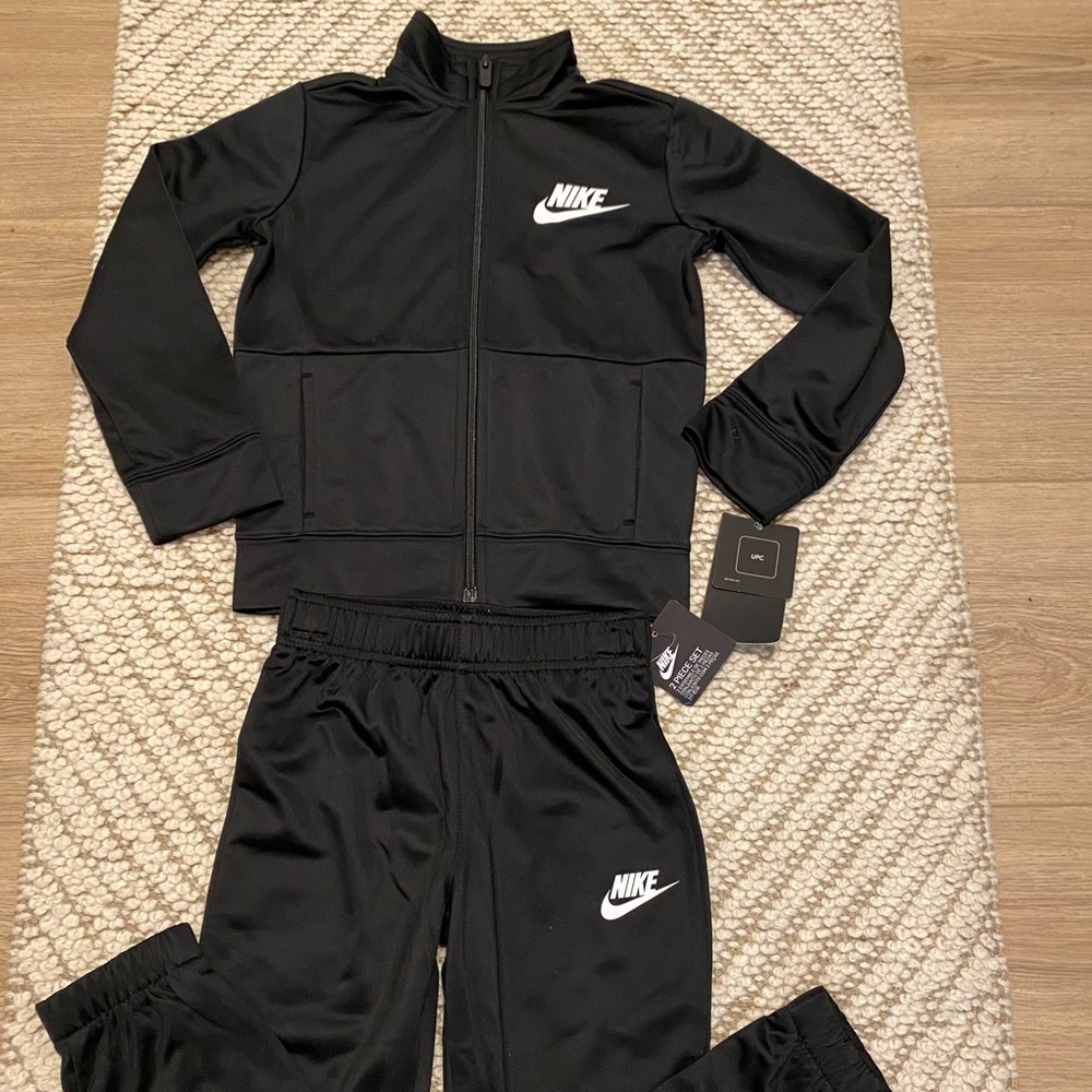 Nike boys tracksuit set